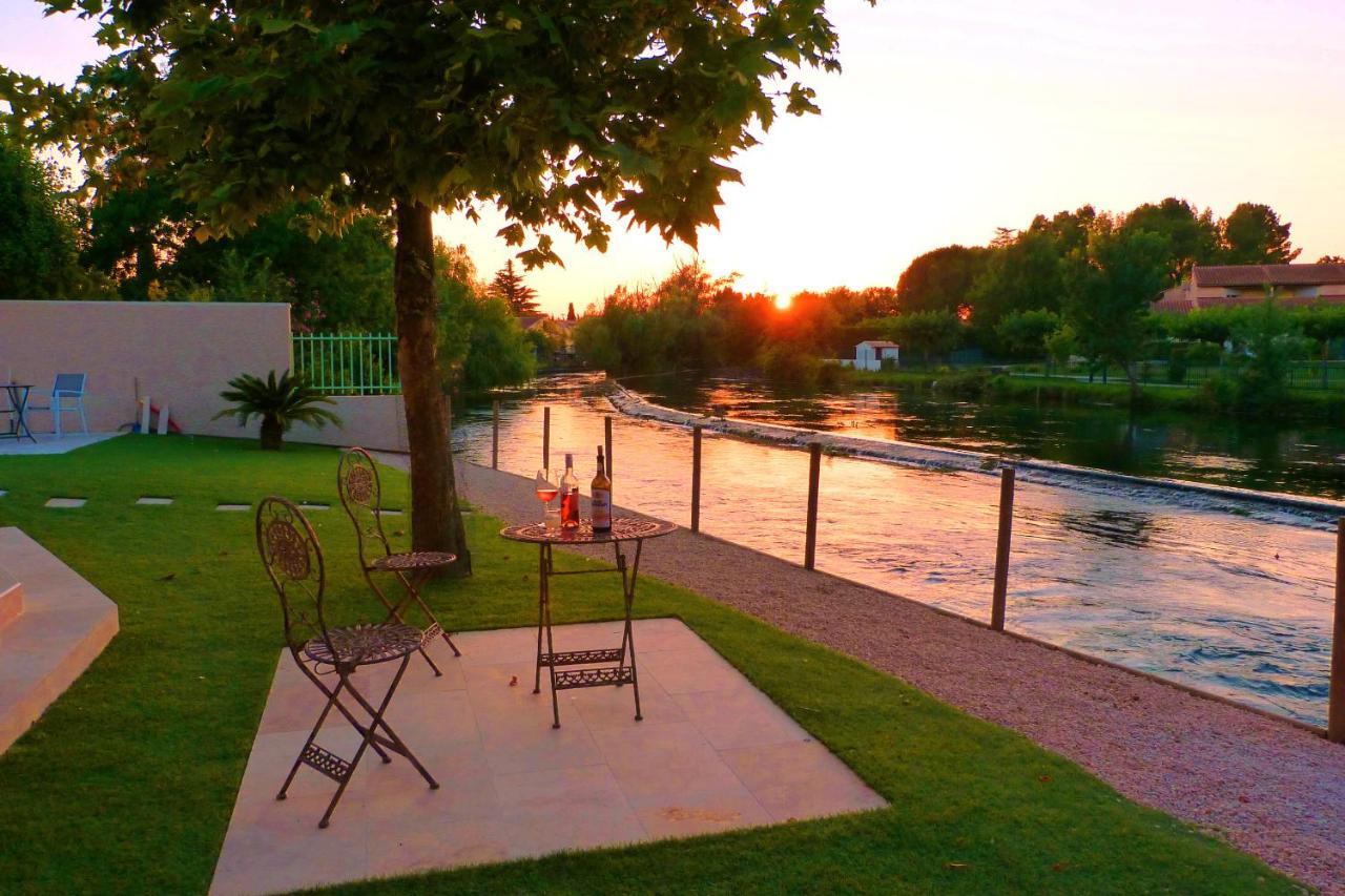 Au Murmure De La Sorgue Vila LʼIsle-sur-la-Sorgue Exterior foto